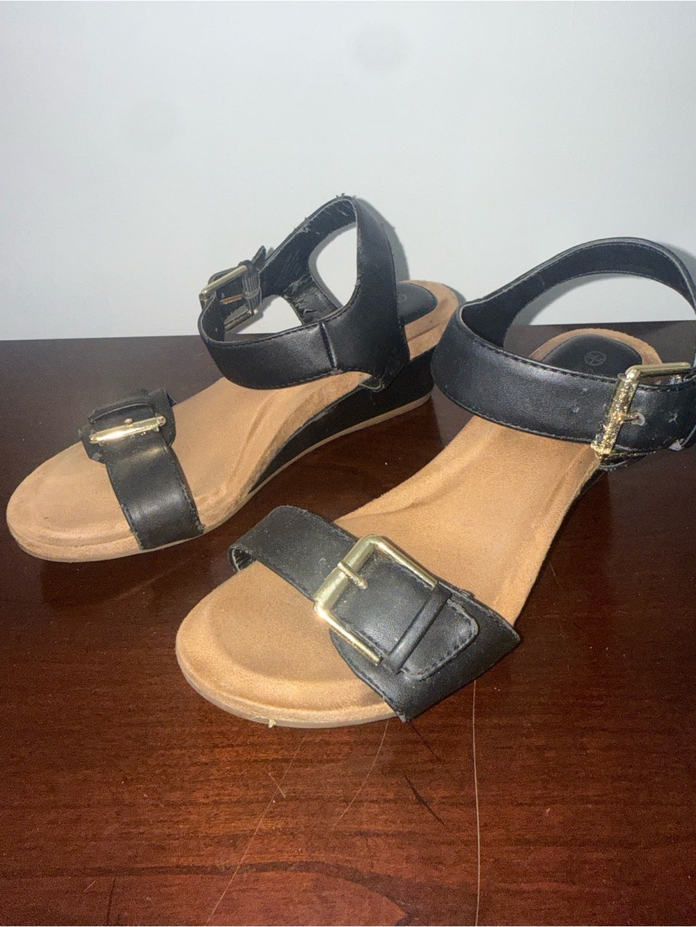 Giani Bernini Women’s Black Strappy Wedge Sandals Buckle Adjustable Strap 7